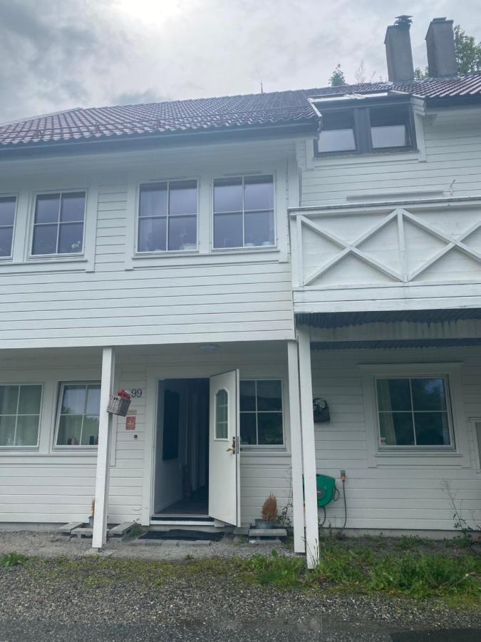 Casa La Familia Bergen Exterior foto